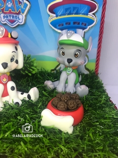 Caixa cenário do tema patrulha canina na internet