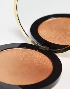 Highlighter - Revolution Beauty
