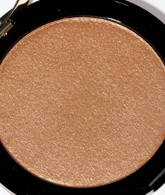 Highlighter - Revolution Beauty en internet