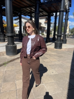 JAQUETA EM COURO ECOLÓGICO