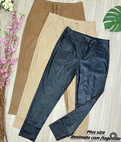 Calça Resinada - Plus Size - Apeluciada - comprar online