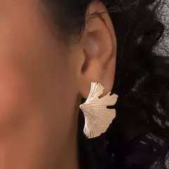 Brinco Palha Estilizada Banhado a Ouro 18k Cód. 527309 na internet