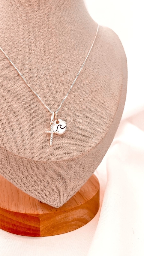 PINGENTE PATUÁ PLAQUINHA ONDA E CRUZ