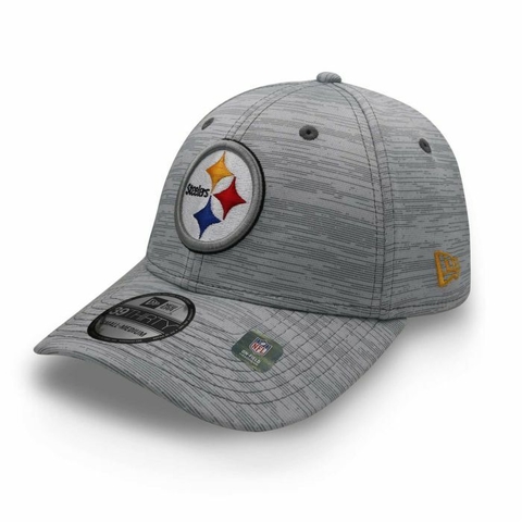GORRA NEW ERA 3930 NFL22 TRAIN COACH PITSBURG STEELER OTC L/XL