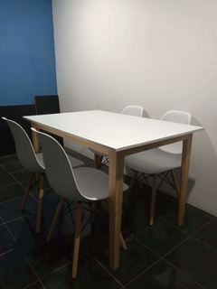Comedor Rectangular Minimalista Blanco Polo con 4 Sillas Eames en internet