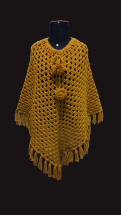 Poncho em crochê.