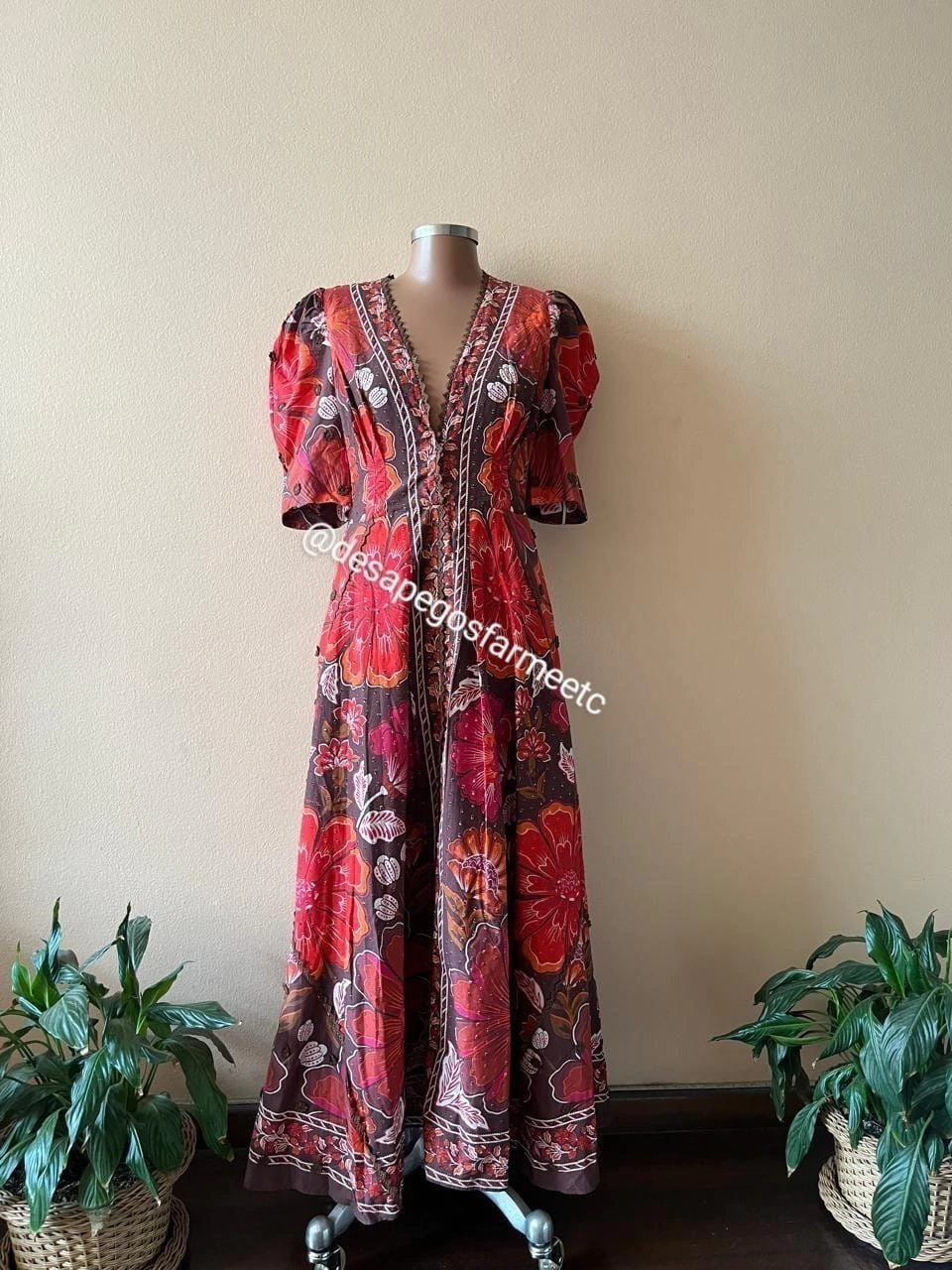 Vestido Brown Embroidered Garden Farm Global