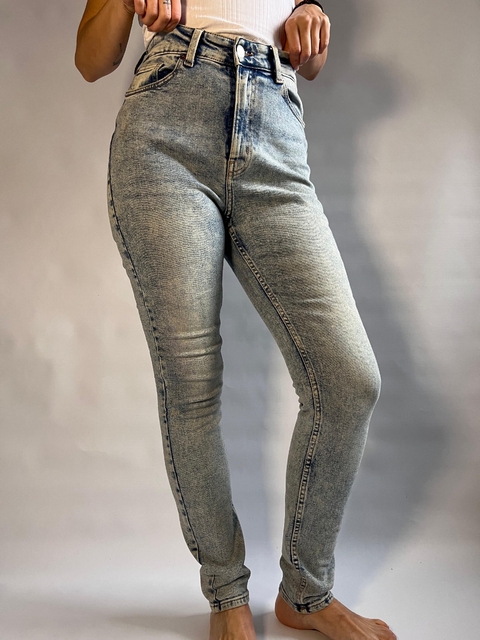 JEAN CHUPIN ELASTIZADO CELESTE NEVADO T.38