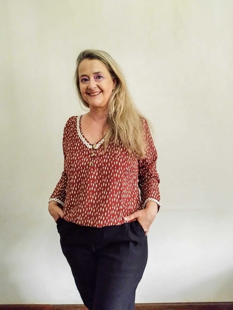 Camisa Plus Size Feminina Manga Longa Terracota e Bege. G3