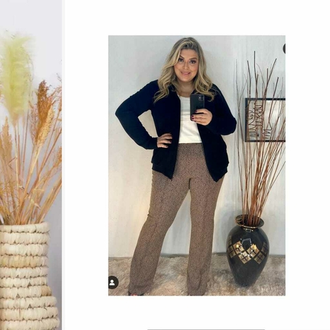 Calça Reta Feminina Plus Size Malha Jacquard Padrão Xadrez XGG (50-52-54) Marrom