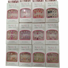 UÑAS POSTIZAS ADHESIVAS CON DIJES / NAILS # LY-048