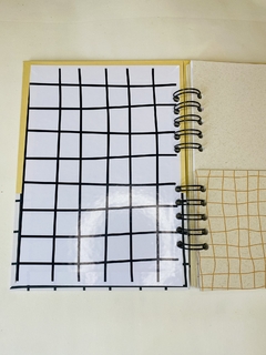 Planner Amarelo - não datado on internet