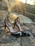 Scarpin Suede You Shoes Preto Com Fivela Salto 9cm