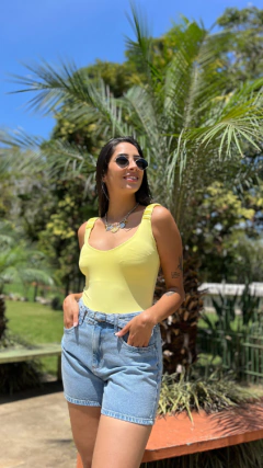 SHORT ANNITA MOM JEANS COM CINTO