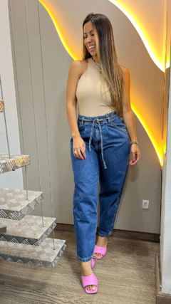 CALÇA NATALIE MOM BAGGY JEANS na internet