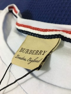 Camiseta Burberry branca G na internet