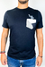 camiseta preta na modelagem slim com bolso feito de patchwork e estampa de cacto