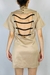 Explore a elegância e o conforto do vestido Kalifa da Splendor. Com sua frente minimalista e detalhes marcantes nas costas, este vestido é perfeito para quem busca um visual sofisticado e original. Os cordões trançados adicionam um toque único, permitindo