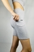 Curta o estilo e conforto do short cycling Splendor. Feito em malha canelada, é perfeito com o top triângulo canelado. Adicione um blazer para um visual chique ou use-o para um aerolook descolado.