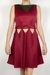 Desfrute da praticidade e versatilidade do vestido 3 em 1. Uma peça que se transforma em vestido, cropped ou saia, oferecendo múltiplas possibilidades em um único item de algodão.