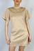 Explore a elegância e o conforto do vestido Kalifa da Splendor. Com sua frente minimalista e detalhes marcantes nas costas, este vestido é perfeito para quem busca um visual sofisticado e original. Os cordões trançados adicionam um toque único, permitindo