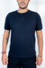camiseta preta com gola c e ziper texturizada