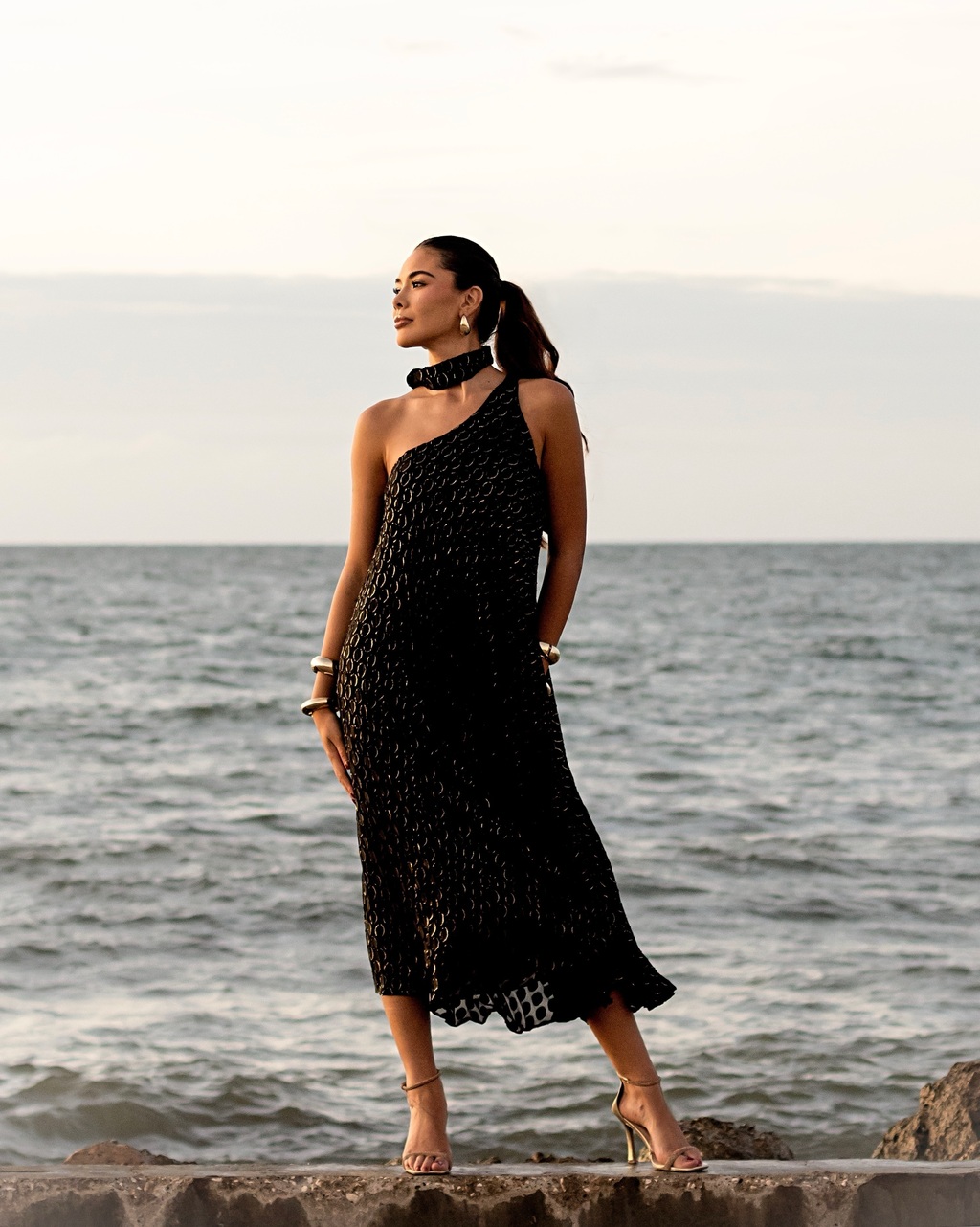 Vestido Preto Plissado