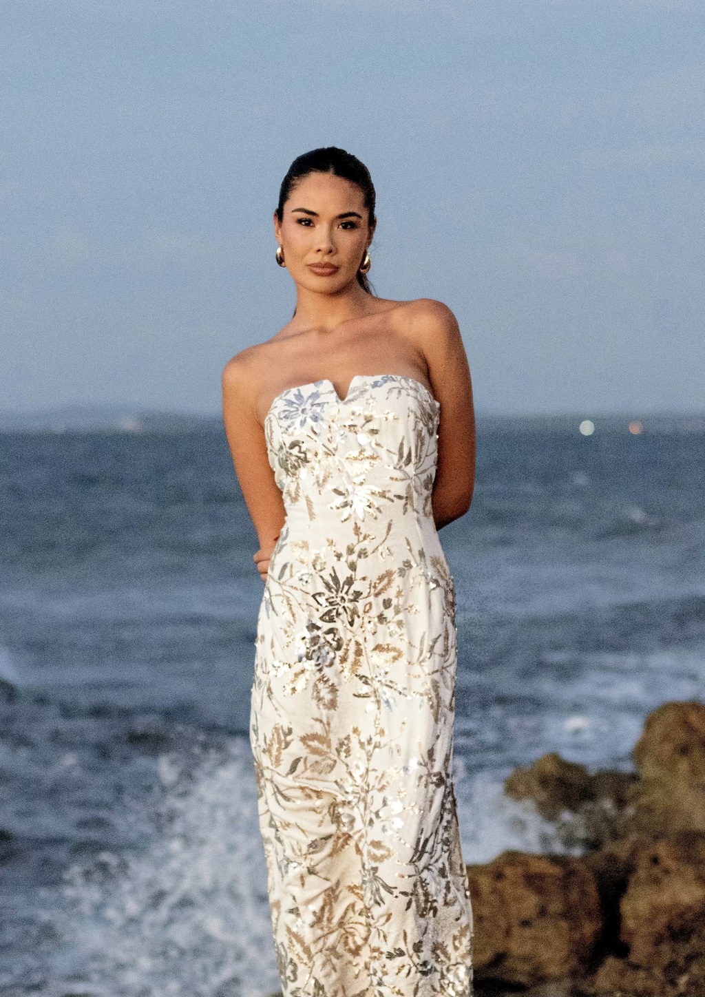 Vestido Bordado em Dourado e Prata - nósduas