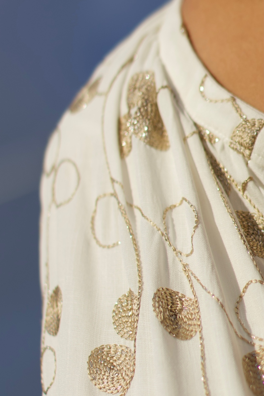 Imagem do Vestido Bordado Dourado