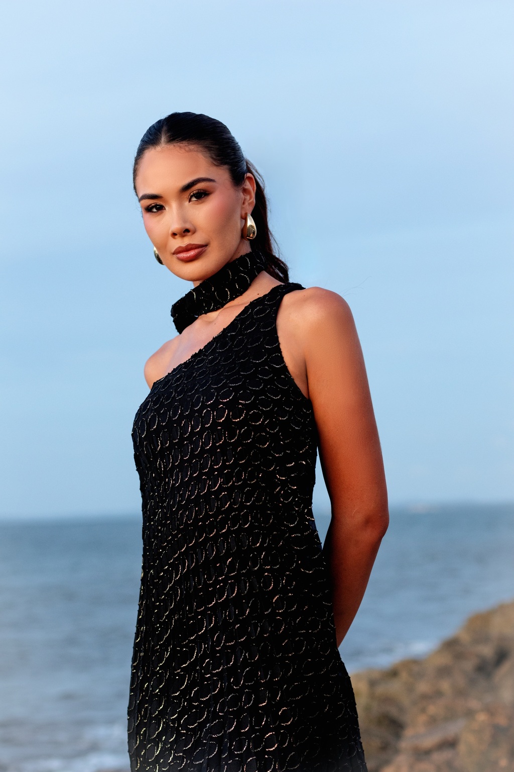 Vestido Preto Plissado na internet