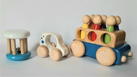 Brinquedos de madeira, conjunto com Ônibus, Chocalho e Carrinho Cor Azul com Branco