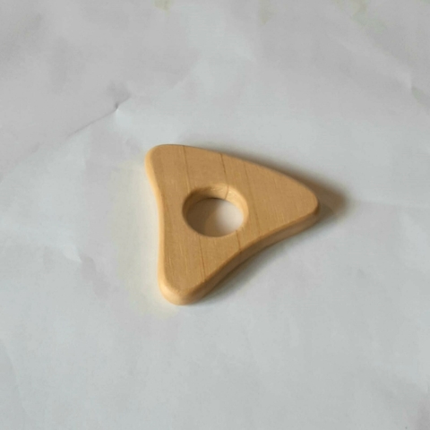 Mordedor Triangular de Madeira