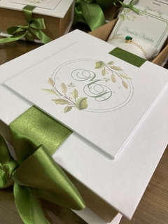 Caixa Aplique Verde Oliva com Kraft - 15x15x5
