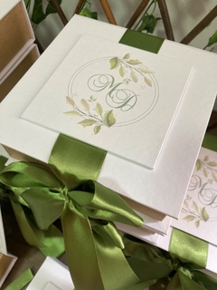 Caixa Aplique Verde Oliva com Kraft - 15x15x5 - Leka Artes