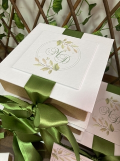 Imagem do Caixa Aplique Verde Oliva com Kraft - 15x15x5