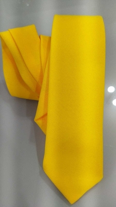 Gravata Semi Slim Amarelo escuro Fosco para Padrinho de Casamento