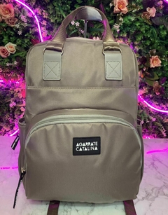 Mochila Universitaria Portanotebook Con USB - Agarrate Catalina
