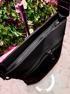Morral Shoulder Pierre Cardin WATERPROOF - comprar online