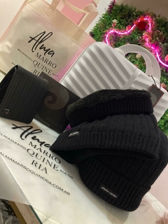 Cuello y Gorro con Pelo sintético + Billetera Pierre Cardín - Alma Marroquineria