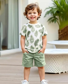 Conjunto niño con estampado de hojas