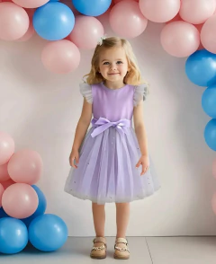 Vestido de tul con listón morado