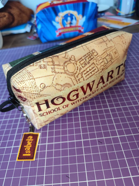 Imagem do Estojo Escolar Harry Potter Hogwarts - Personalizado Com Nome