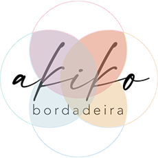 Akiko Bordadeira