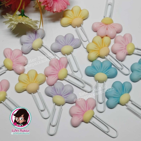 Clips Meia flor (flor de 4 pétalas)