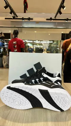 TÊNIS ADIDAS MIDCITY LOW IE4518 na internet