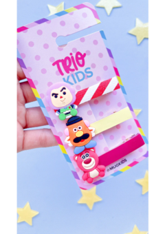 Os trios Kids foram criados de uma maneira tão especial, ele é um trio que combina descombinando... consegue entender? kkk  E sim essa misturinha ficou tão incrível e ao mesmo tempo inusitada que está na lista dos tops 10 da Mug...  E sabe o que é o mais 