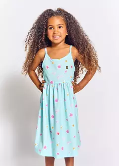 As borboletas vieram brincar na estampa do vestido infantil “Basiquinho”! Confeccionando em tecido confort flow 100% poliéster, esse vestidinho possui alças finas, saia soltinha, leve franzidinho na cintura, elástico nas costas e estampa de borboletas. 