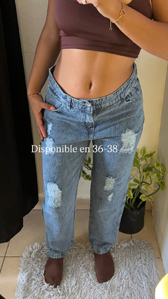 Jeans mom roturas