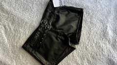 Short doble hebilla