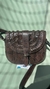 Bolsa crossbody texturizada cobra marrom - comprar online